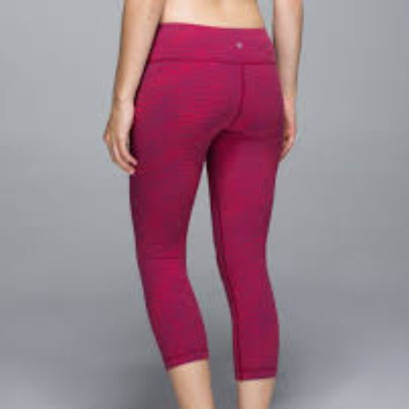 lululemon athletica Pants - Lululemon Wunder Under Crop Pants II